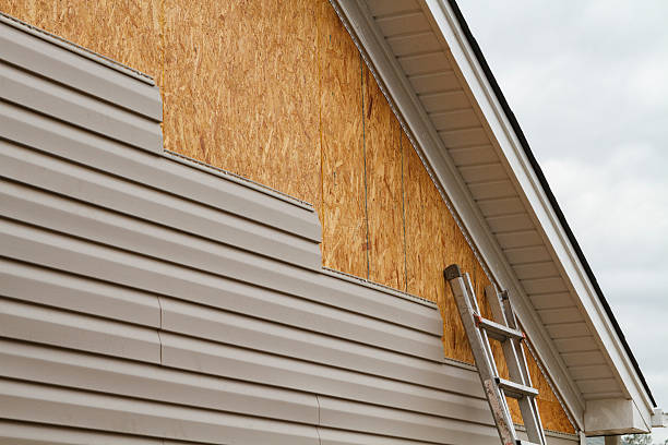 Professional Siding Contractor technician working in Cottage Grove, OR